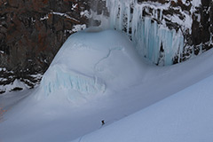 『巨大氷壺』 形屋 利幸さん　2018年2月24日 白山中腹百四丈の滝