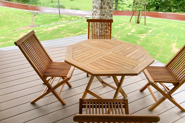 コテージのテラス