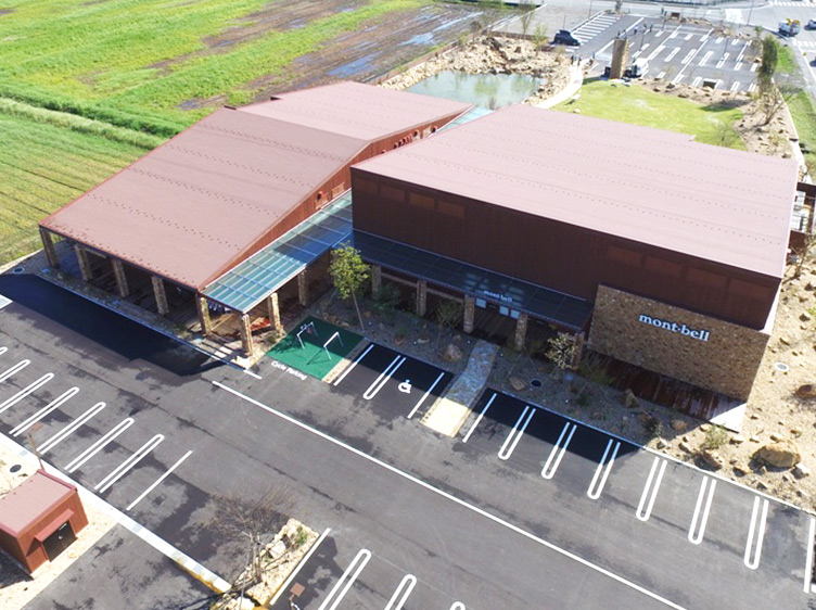モンベルヴィレッジ立山の外観を空撮した画像