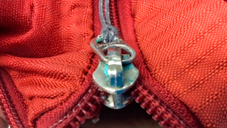 腐食したジッパー