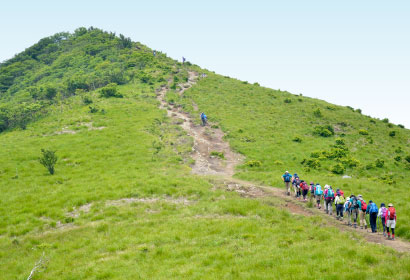 はじめての山歩き 基本装備ガイド モンベル