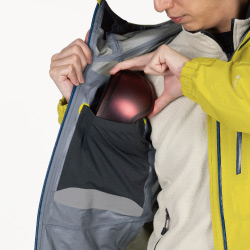 メッシュの内ポケット