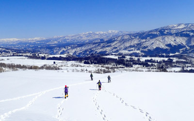 スノーシューハイク装備ガイド スノーシューで雪の世界に飛び出そう モンベル
