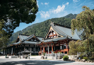 身延山久遠寺の本殿。