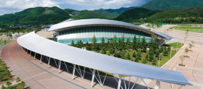 新青森総合運動公園マエダアリーナ（メインアリーナ）の施設外観写真